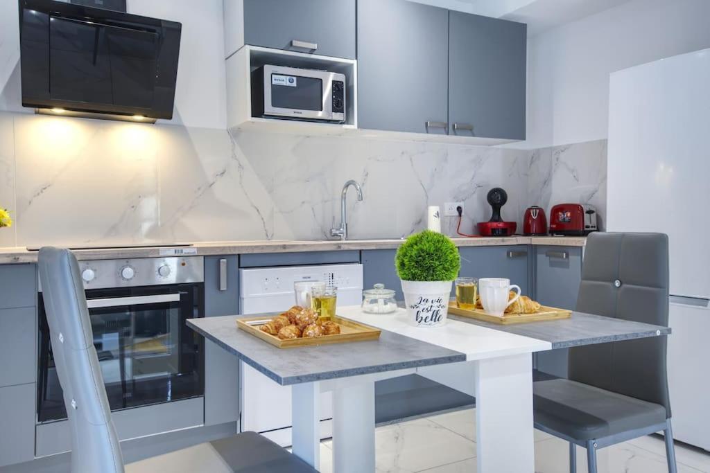 Appt P2 De 1 A 6 Pers A Rognac Apartman Kültér fotó