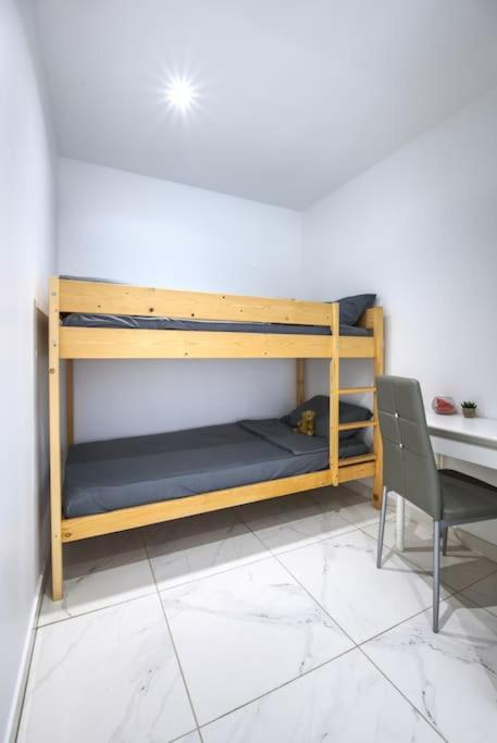 Appt P2 De 1 A 6 Pers A Rognac Apartman Kültér fotó